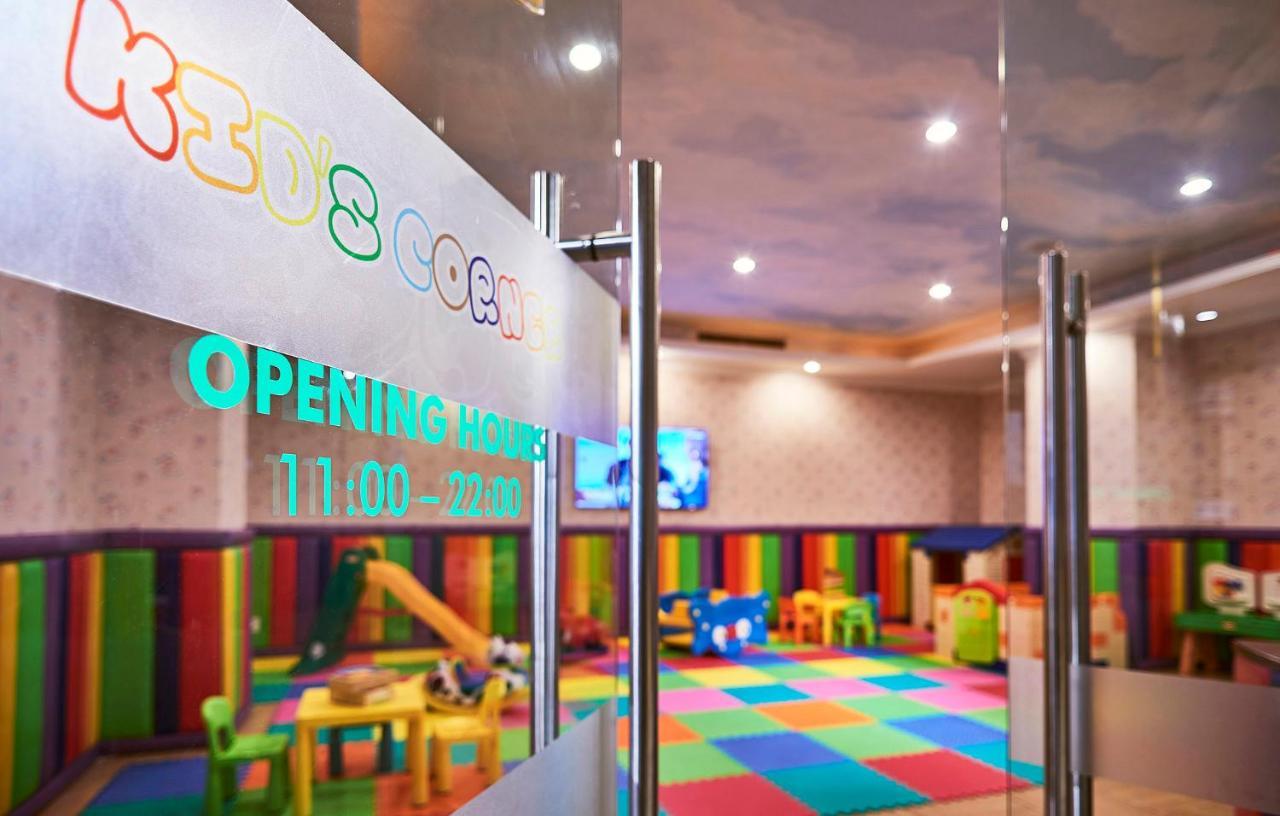 Windsor Plaza Khách sạn 5*